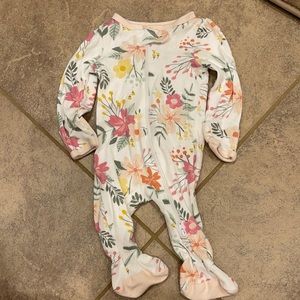 Infant sleeper by cloud island